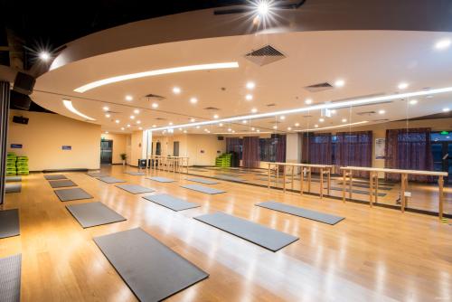 健身會所地面選用什么材料好?